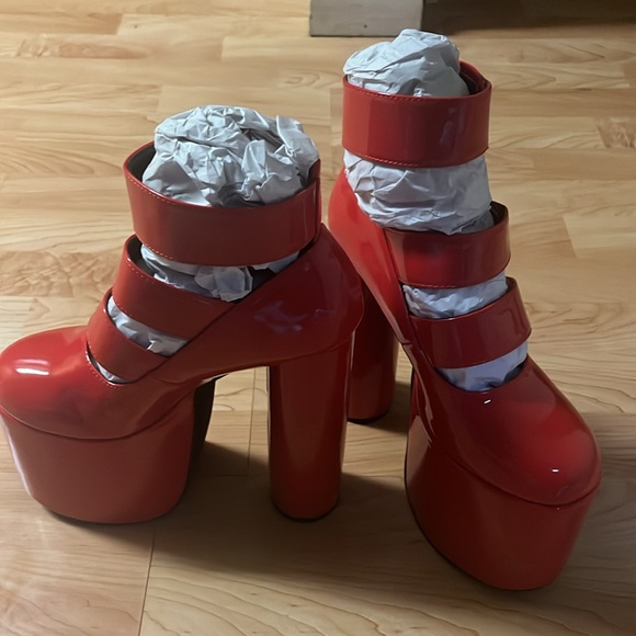 ‼️NWT‼️Dolls Kill X Current Mood Devil Sick Of Suburbia Red Platforms Size 9 - Picture 2 of 5